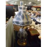 Large 20th century Italian frosted glass table lamp, decorated with classically dressed female