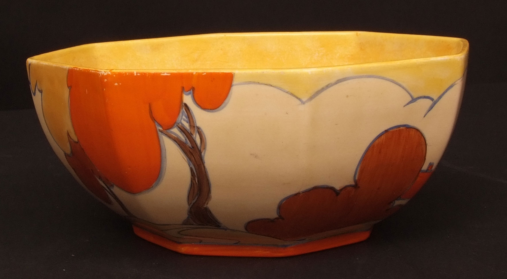 Clarice Cliff octagonal bowl, decorated with the "Balloon Trees" pattern, 7" wide - Image 5 of 6
