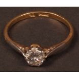 18ct gold single stone diamond ring, the claw set round brilliant cut diamond (0.40ct app), finger