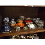 Mixed Lot: assorted vintage inkwells to include Delft example, Quimper example plus mother-of-