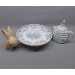 Mixed Lot: 19th century blue and white circular tazza together with a Sadler crinoline lady tea