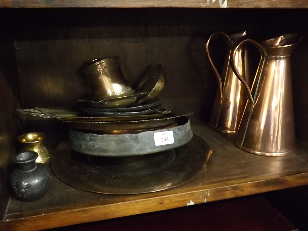 Group: assorted etched brass Indian circular trays, further brass ashtray, vases and a further