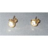 Pair of 18ct diamond stud earings