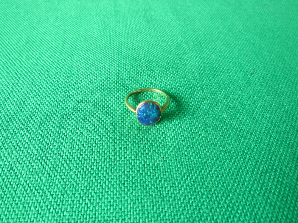 18ct gold opal ring, size M 3.2g - Image 4 of 5