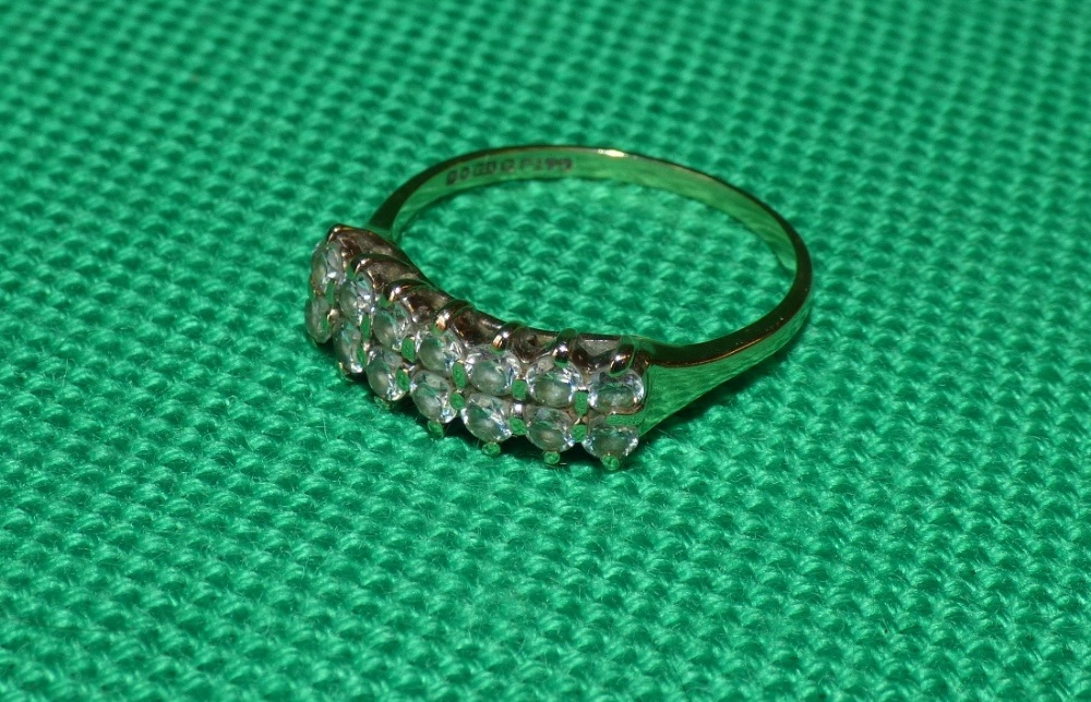 9ct gold and diamond ring size N