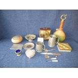 Qty of mixed collectables, inc mantel clock, plate and pewter