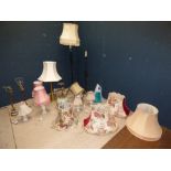 Qty mixed table lamps & cast iron standard lamps