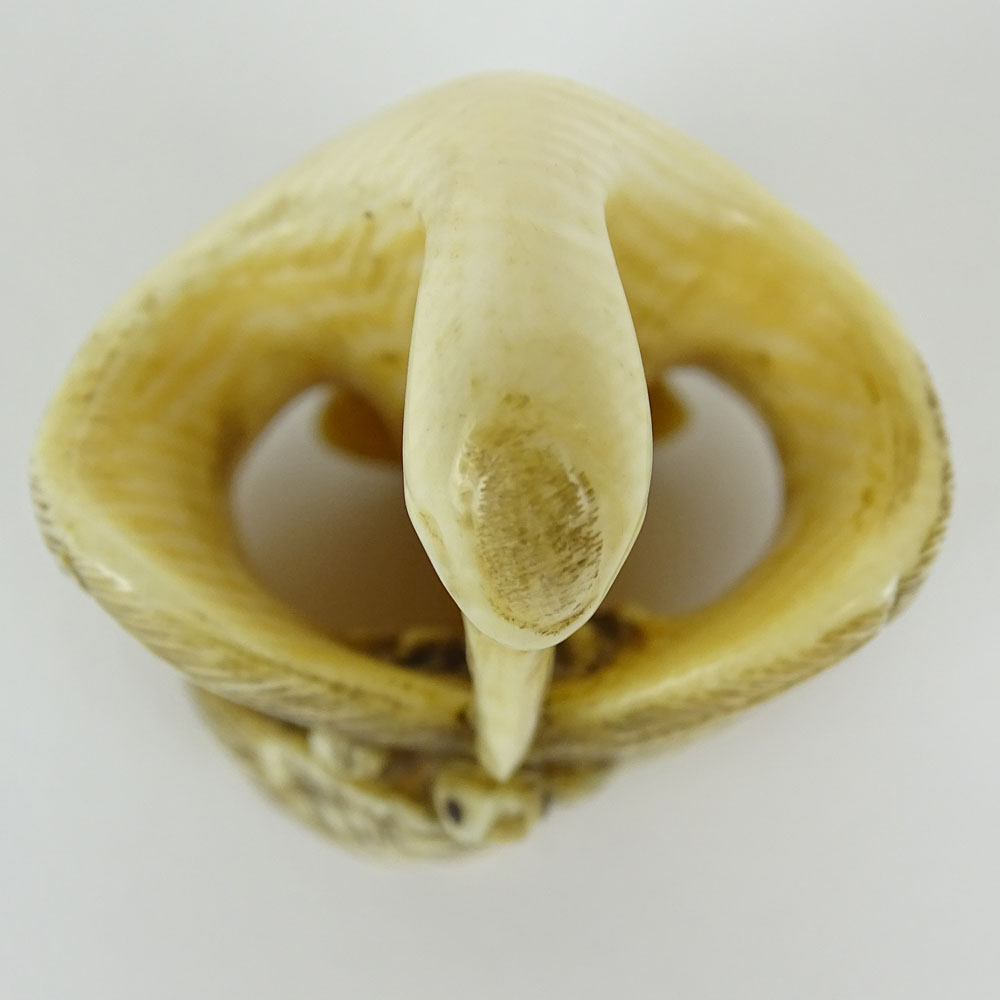 Early 20th Century Japanese Baisho Shop Carved Netsuke In The Form of a Stork and Turtle. Finely - Image 6 of 8