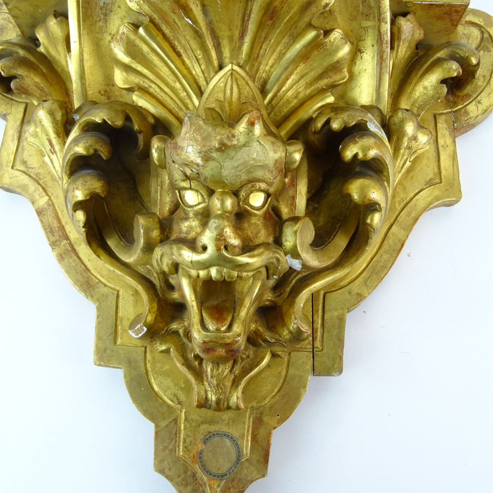 19/20th Century Carved and Gilt Wood Wall Bracket with Relief Mask and Acanthus Leaf Decoration. - Image 2 of 3