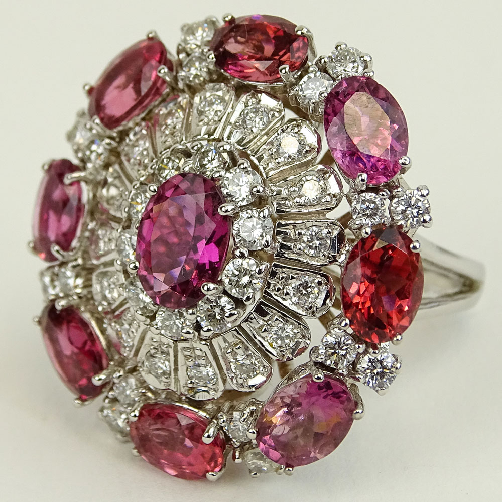 Lady's Vintage approx. 2.0 Carat Round Cut Diamond, Oval Cut Garnet and 14 Karat White Gold Ring. - Image 3 of 8