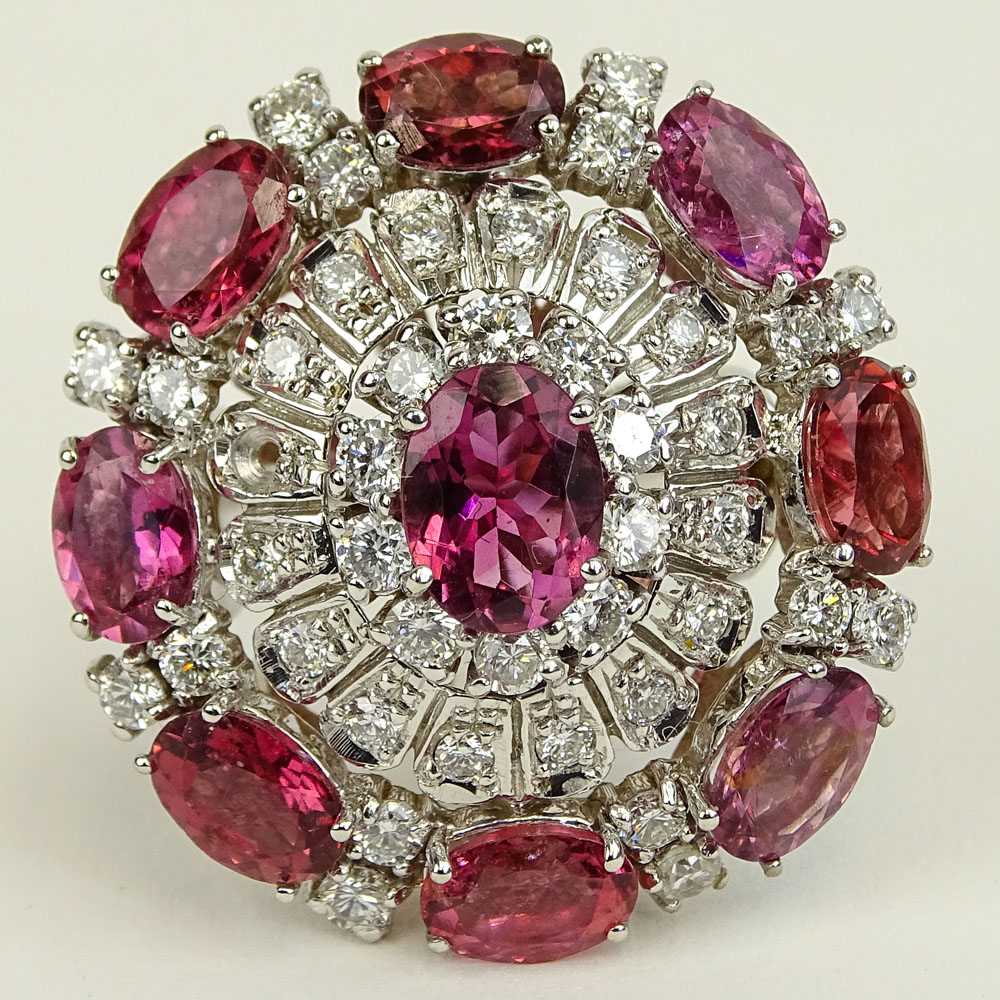 Lady's Vintage approx. 2.0 Carat Round Cut Diamond, Oval Cut Garnet and 14 Karat White Gold Ring. - Image 2 of 8