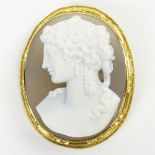 Antique Victorian 18 Karat Yellow Gold and Carved Agate Cameo Brooch. Unsigned. Very good condition.