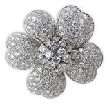 Approx. 13.0 Carat Round Brilliant Cut Diamond and 18 Karat White Gold Flower Ring. Diamonds E-F