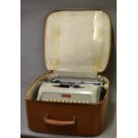 A cased Royaluxe 425 typewriter