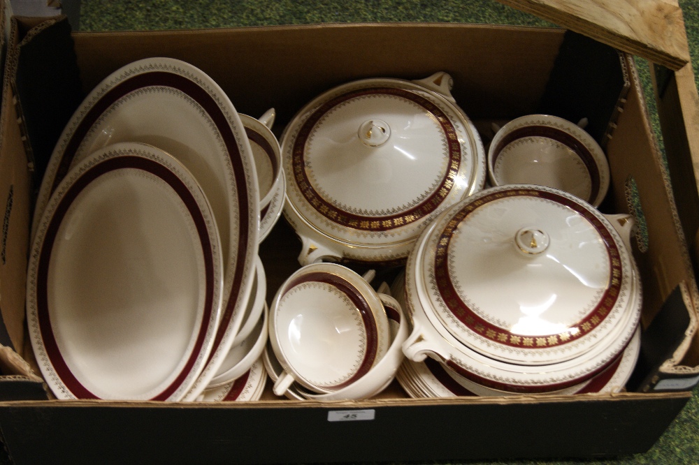 A Crown Ducal dinner service of approximately 35 pieces CONDITION REPORT; Available on request. - Image 2 of 2