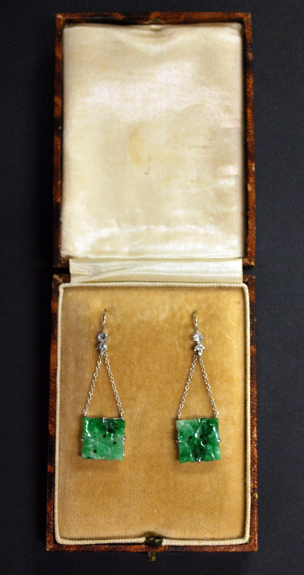 A pair of boxed 9ct white-gold drop-earrings,