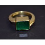 An 18ct yellow gold ladies dress ring wi