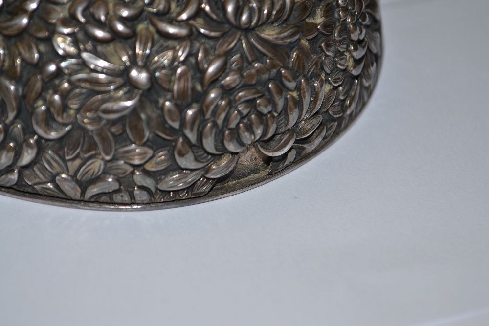 A Japanese silver circular pot with cover, relief decorated with chrysanthemums, - Image 2 of 7
