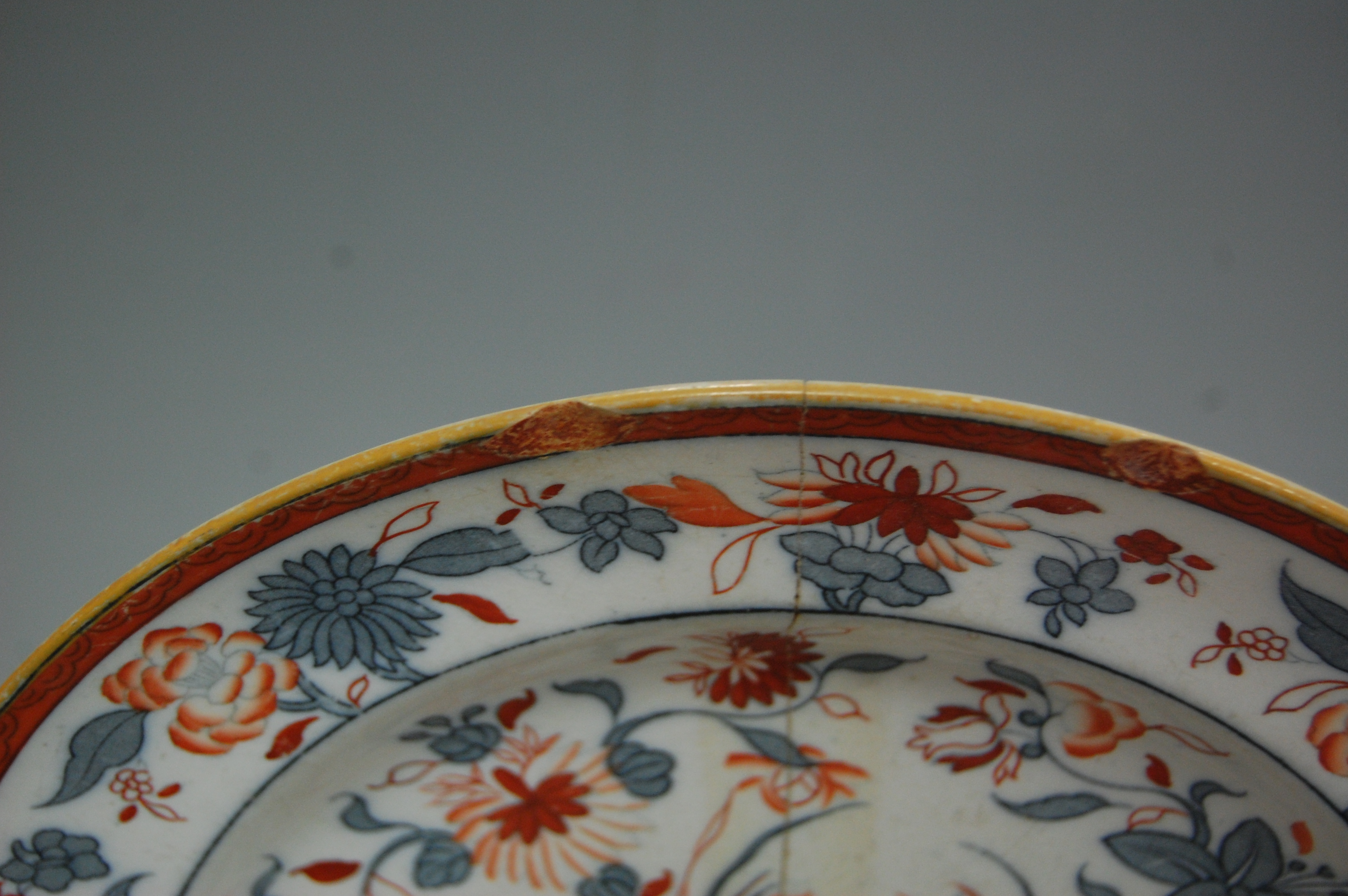 A box of miscellaneous china to include a large Adams Calyx ware bowl in the Chinese style, - Image 7 of 10