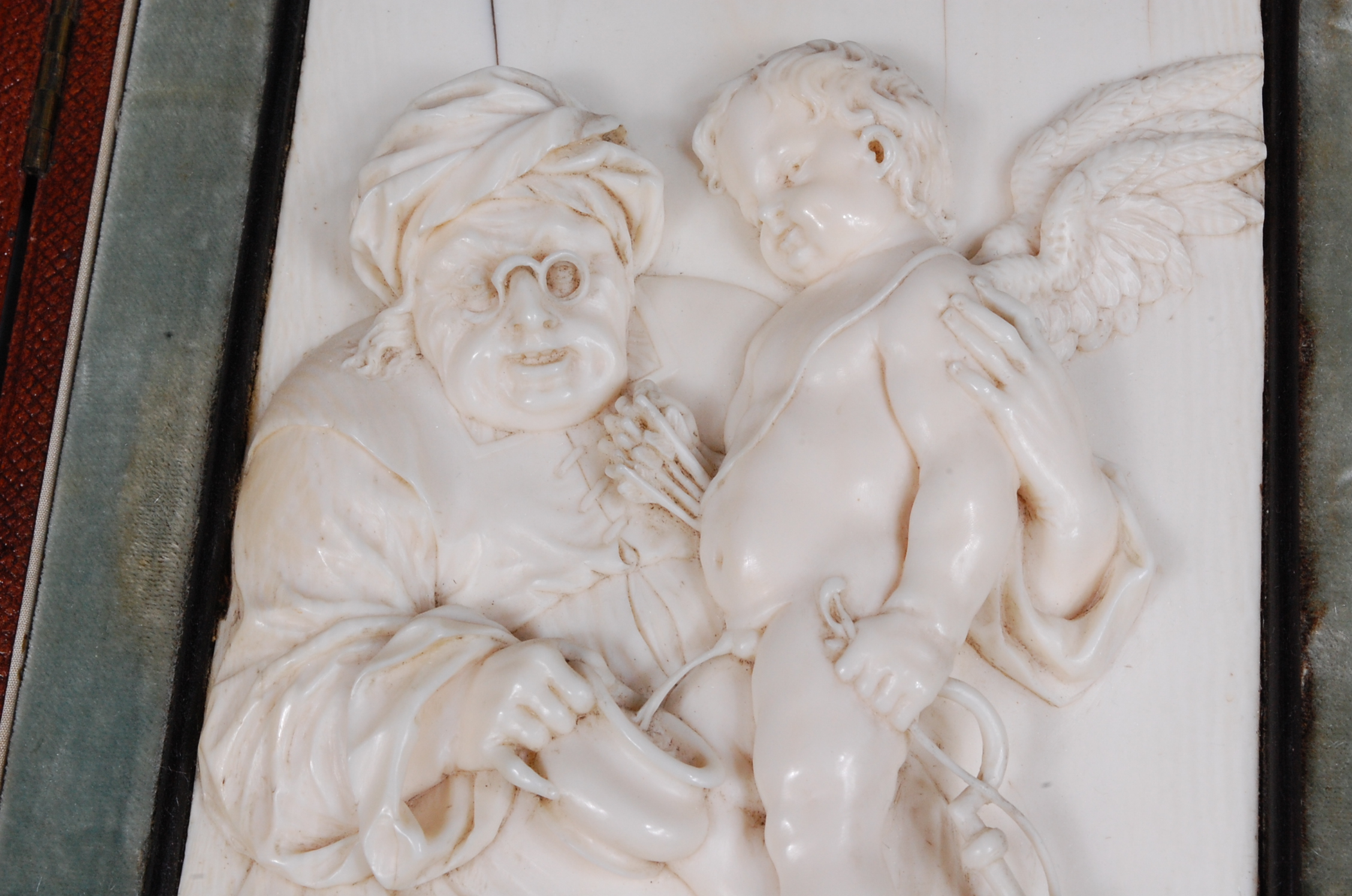 Attributed to Paul Heermann (1673-1732) - Cupid pissing, ivory relief carving, - Image 5 of 18