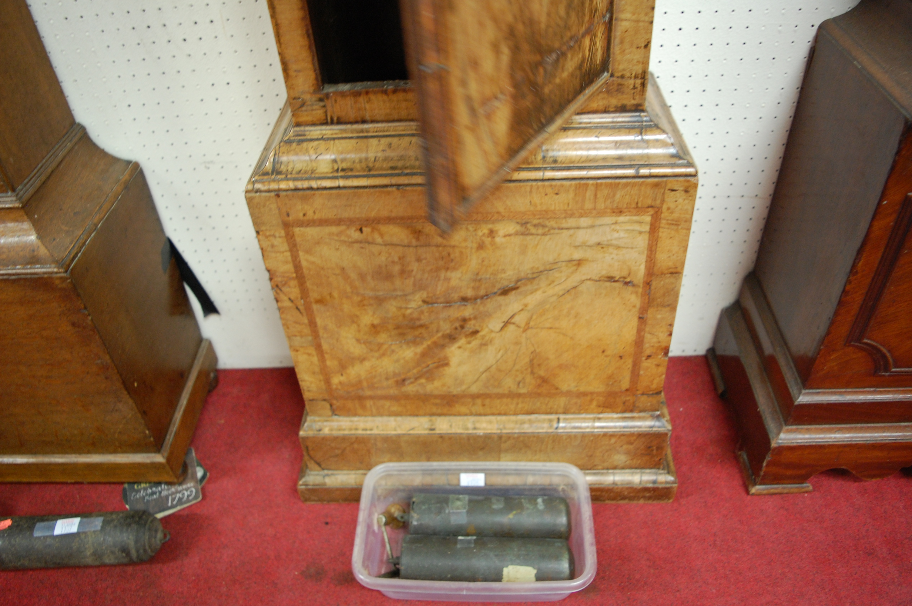 Thomas Cox of Cromhall early 18th century walnut cased longcase clock, - Image 8 of 15