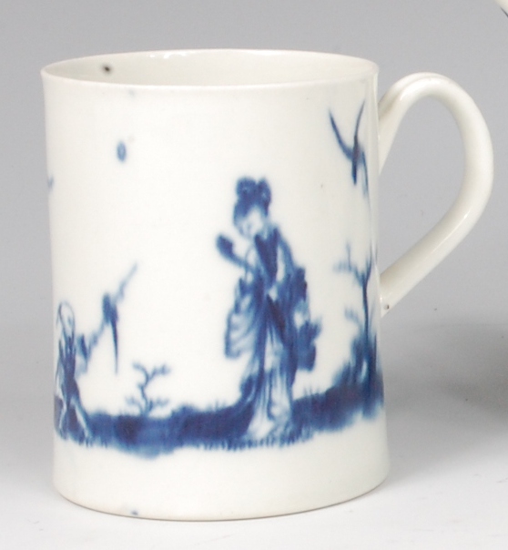 A first period Worcester blue and white tankard, decorated with Chinese figures in a landscape,