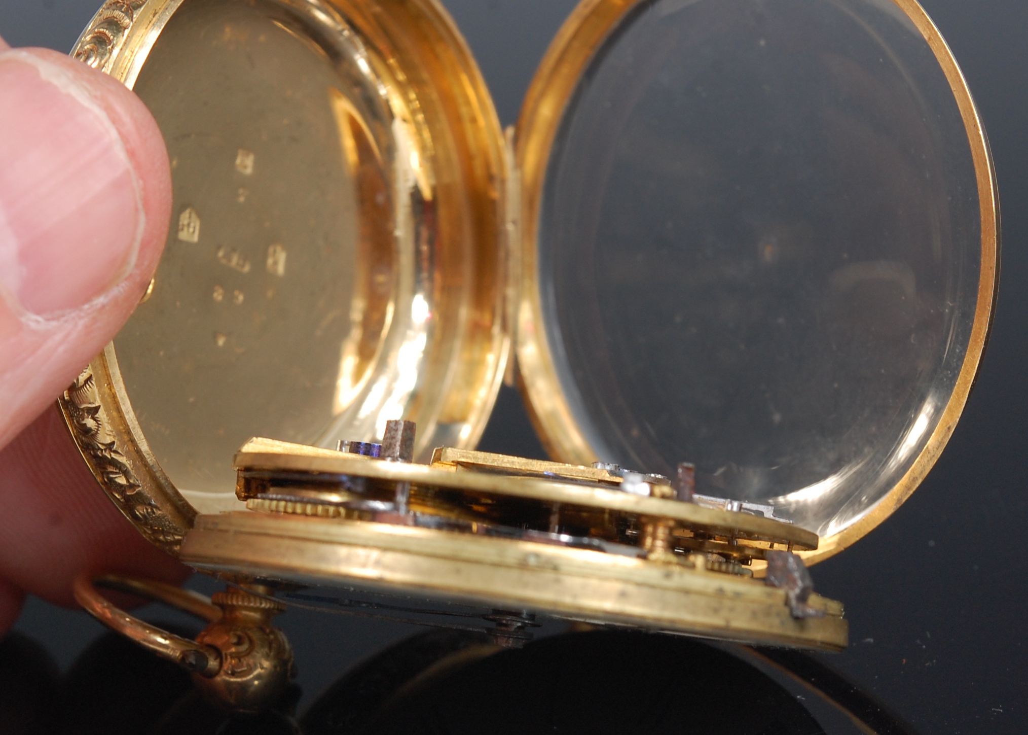 A mid-Victorian 18ct gold cased gents open faced pocket watch, having unsigned white enamel dial, - Image 5 of 5