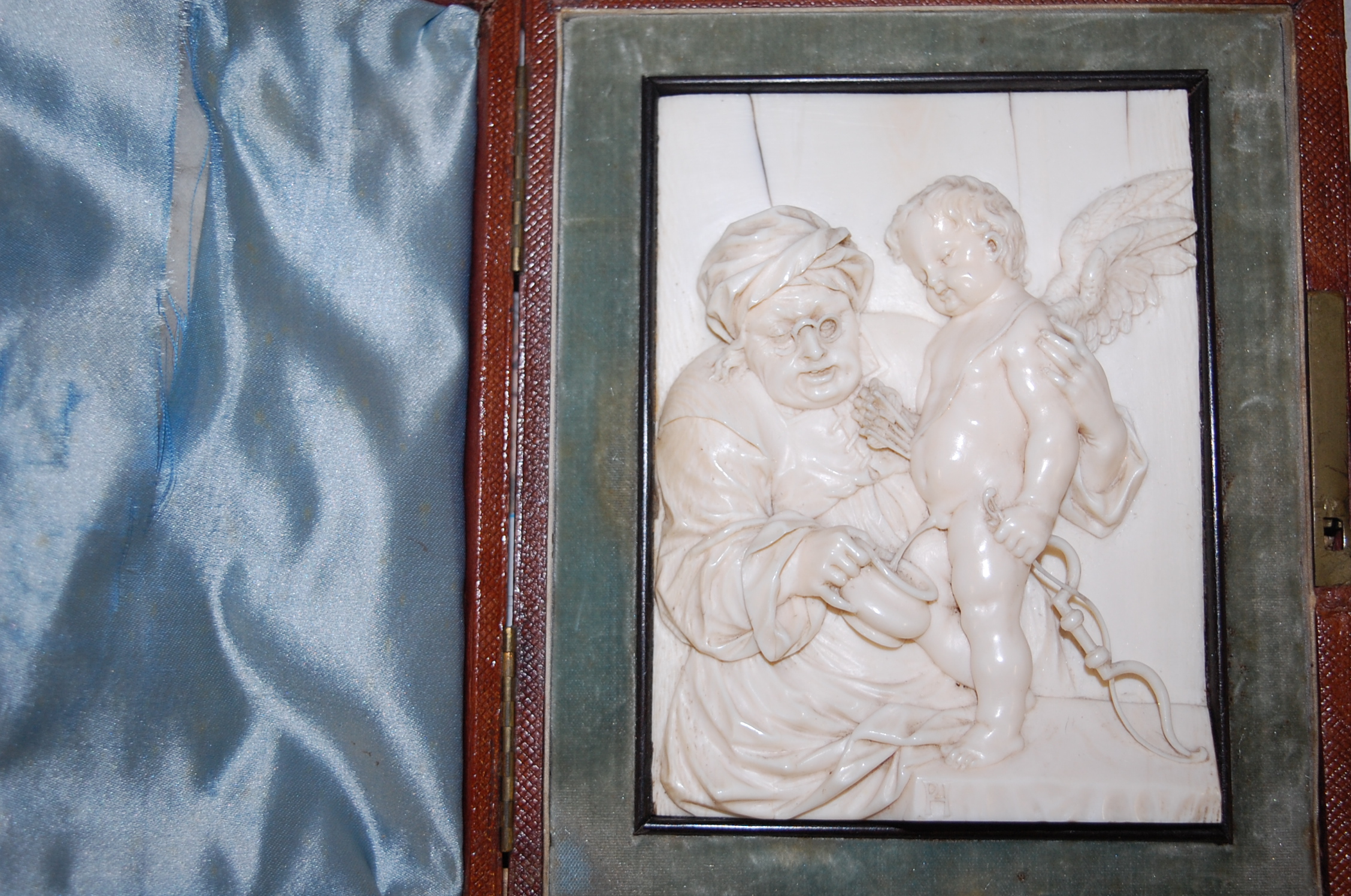 Attributed to Paul Heermann (1673-1732) - Cupid pissing, ivory relief carving, - Image 14 of 18