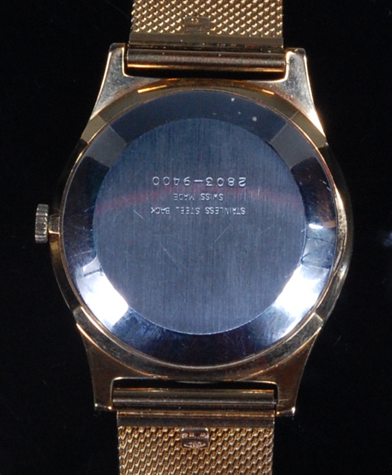 A gents Raymond Weil of Geneve gilt metal cased dress watch, having signed blue dial, baton markers, - Image 2 of 2