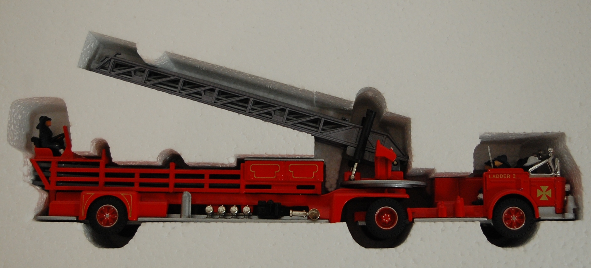 A Corgi American Lafrance aerial ladder track,