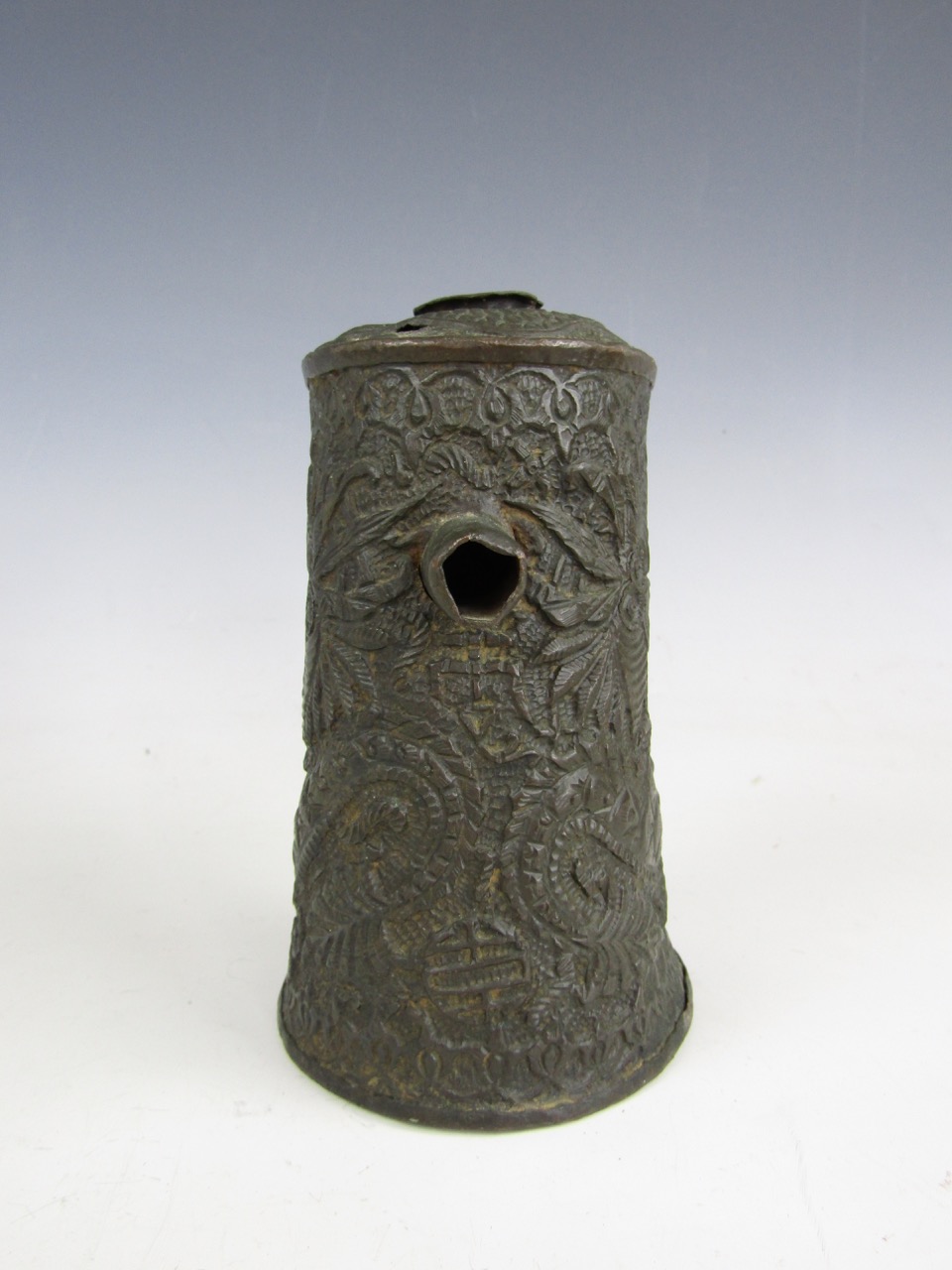 An antique Chinese or Asian copper flask, chased overall in a pattern of sea monsters or dragons, - Image 3 of 3