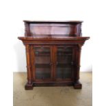 A fine William IV / early Victorian rosewood chiffonier, having a low back supporting a shelf raised