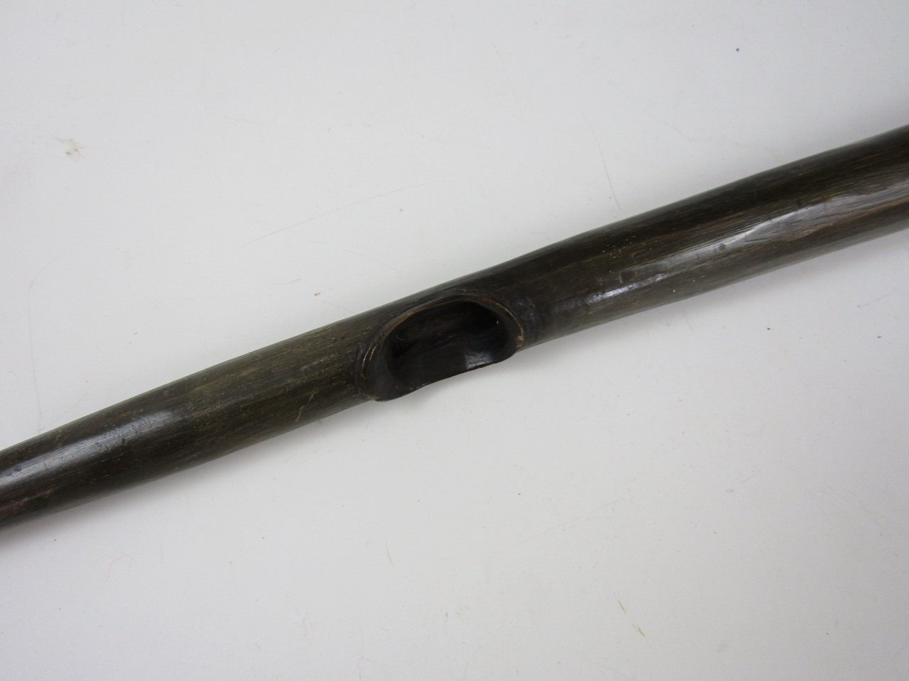 An antique African horn flute-like wind instrument, 76 cm - Image 2 of 3