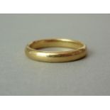 A 22ct yellow gold wedding band, 4.4g