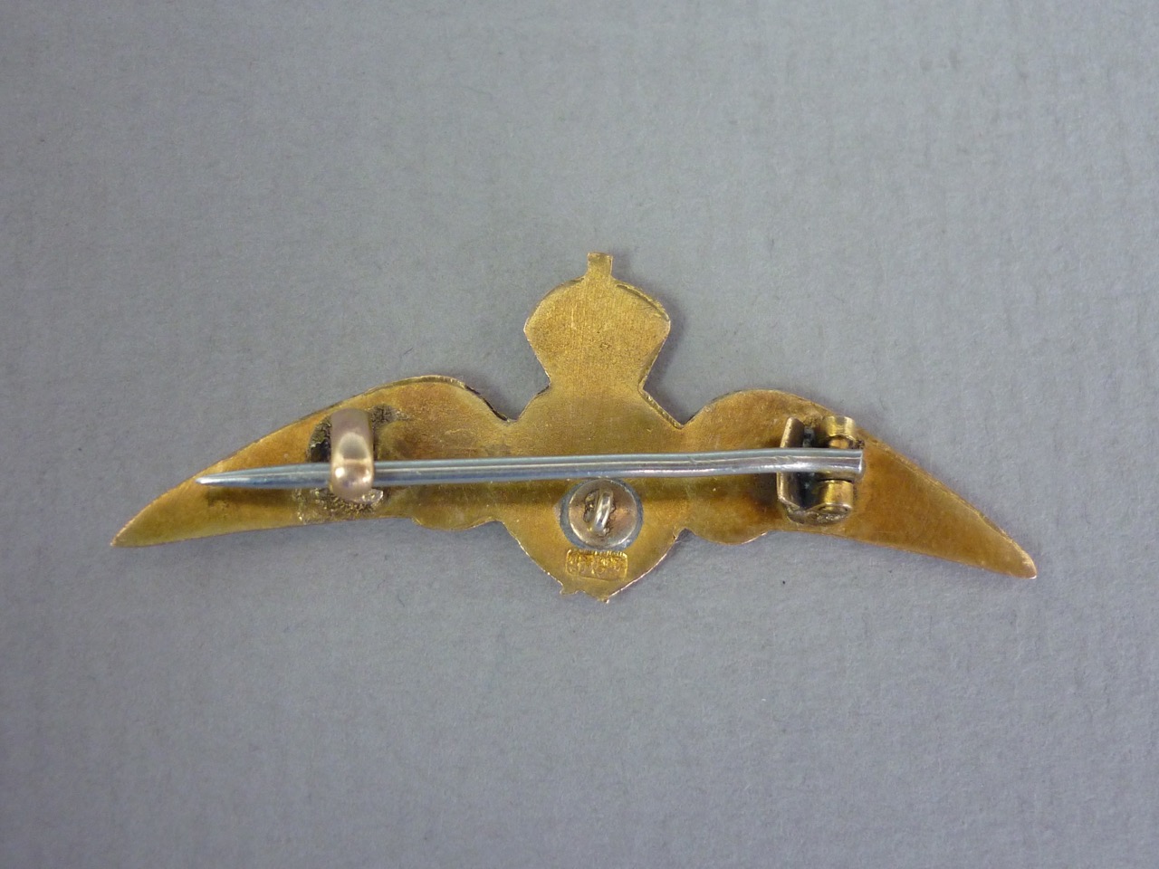 An enamelled 9ct gold Royal Flying Corps sweetheart brooch - Image 2 of 2