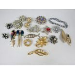 Vintage costume jewellery brooches, mid 20th Century and later