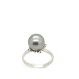 White gold, Tahiti pearl and diamonds ring Sortija en oro blanco con perla Tahití de 10 mm. orlada