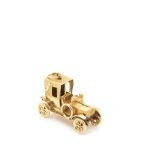 Gold antique car pendant Colgante diseño automóvil antiguo en oro.  Stat Price: €200