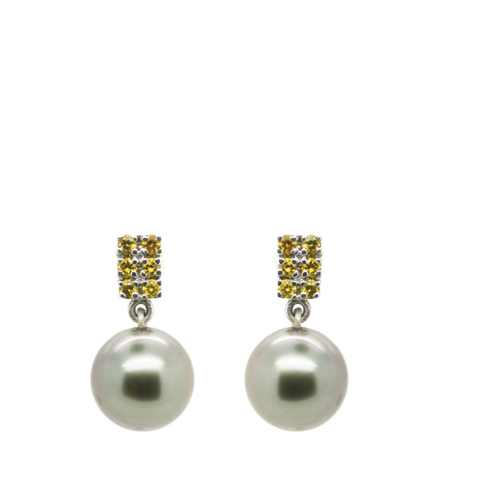White gold, fancy diamonds and Tahiti pearl earrings Pendientes en oro blanco con motivo rectangular