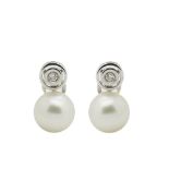 White gold, cultured pearl and diamond earrings Pendientes tu y yo en oro blanco con perla cultivada