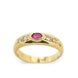 Gold, ruby and diamonds ring Sortija en oro con rubí talla oval custodiado por brillantes. Peso