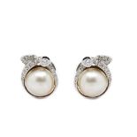 White gold, pearl and diamonds earrings
