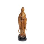 Chinese carved wood sculture, c.1930. Sabio. Escultura china en madera tallada, c.1930. Alt.: 58 cm.