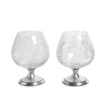 Cut glass cognac glasses set. Juego de seis copas de coñac en cristal grabado con motivos de vides y