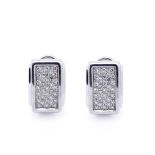 White gold and diamonds earrings Pendientes en oro blanco con centro de pavé de brillantes. Peso