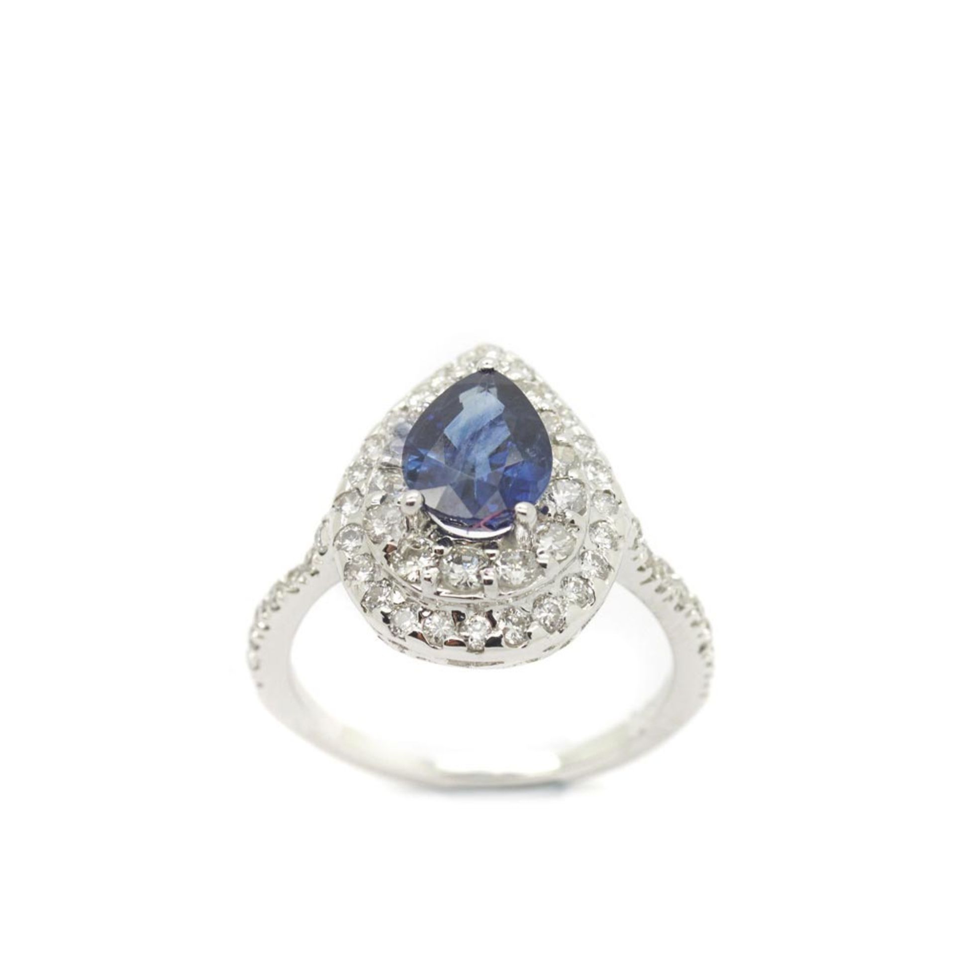 White gold, blue sapphire and diamonds ring