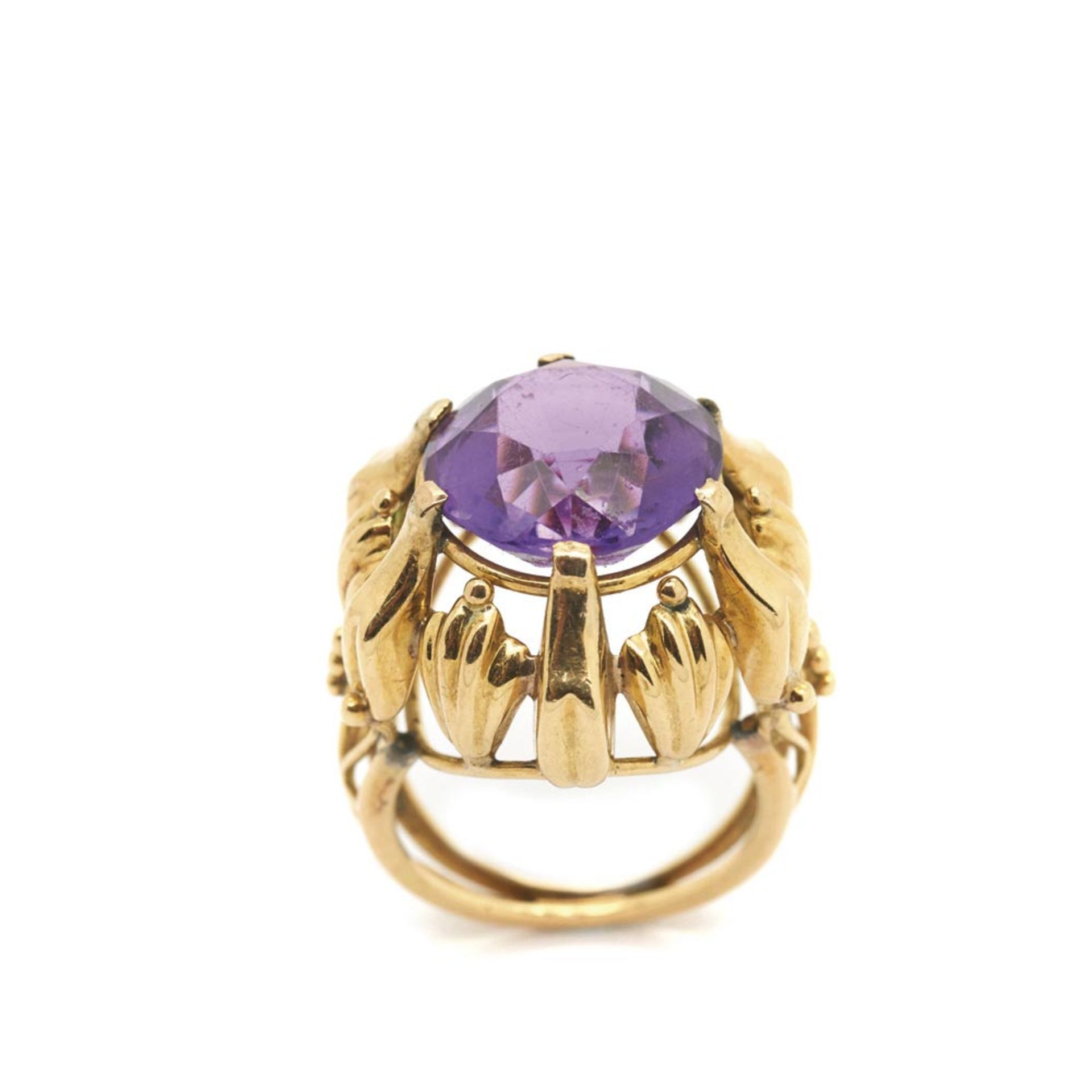 Gold and amethyst ring