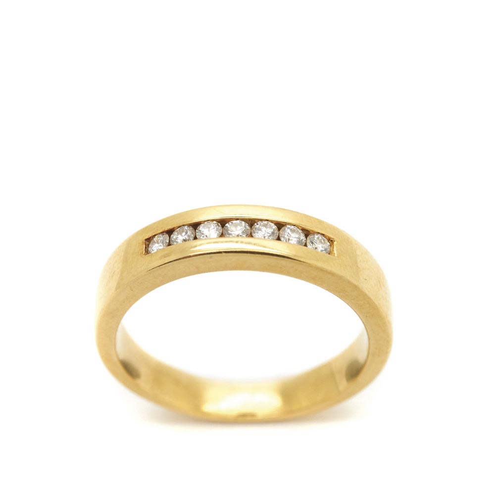 Gold and diamonds ring