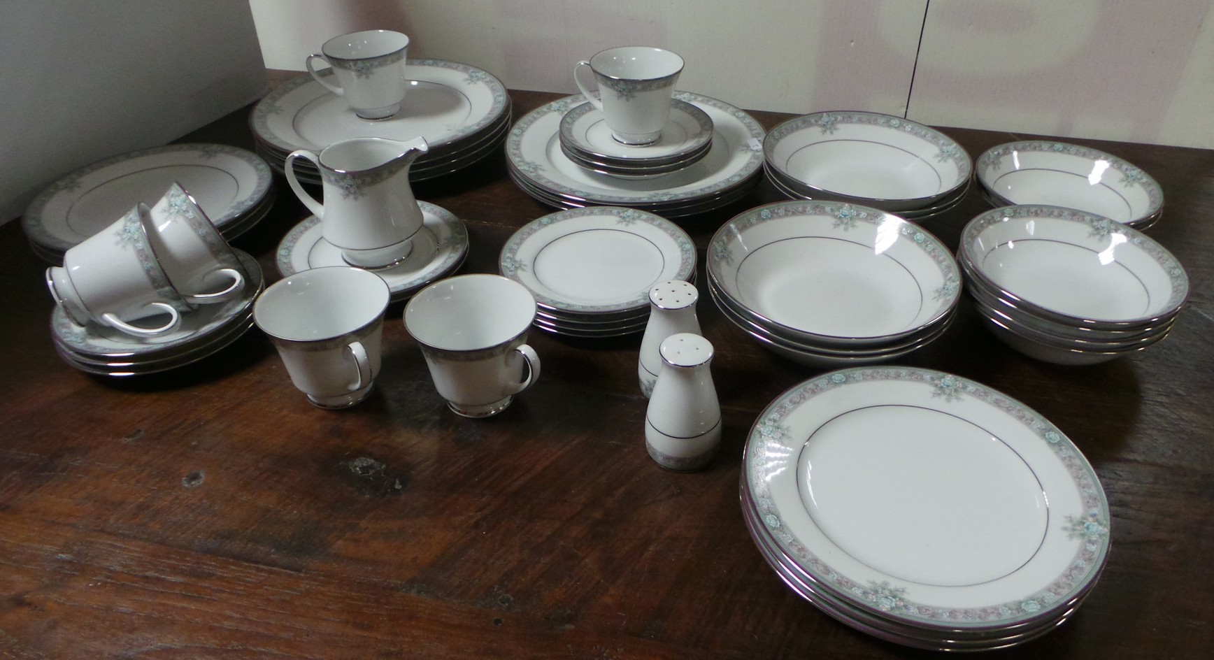 46-piece Dinner Service Legendary by Noritake Lunceford