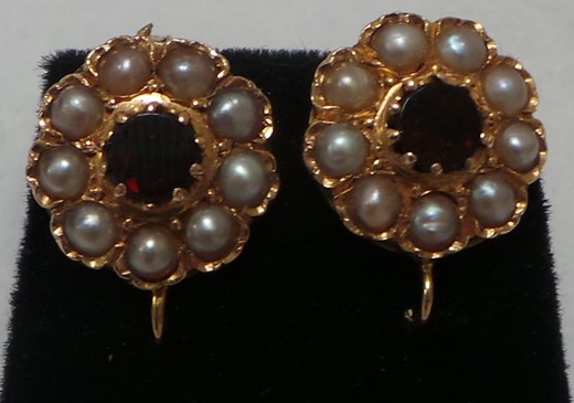 Antique Gold Pearl/Garnet Ear Rings